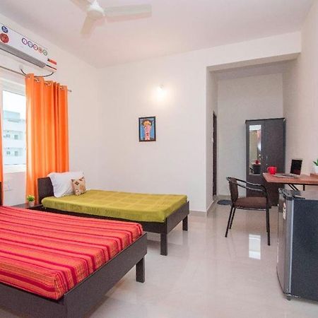 Buzz Quarter Hotel Hyderabad Exterior foto