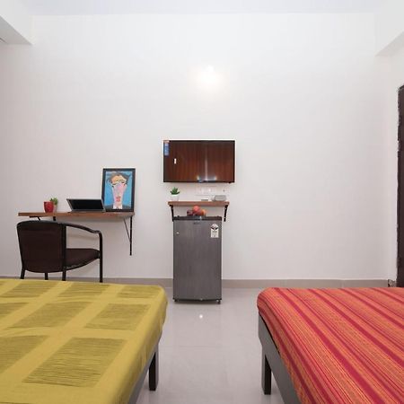 Buzz Quarter Hotel Hyderabad Exterior foto