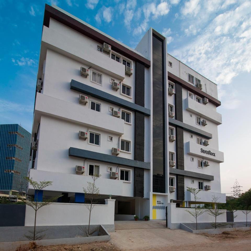 Buzz Quarter Hotel Hyderabad Exterior foto